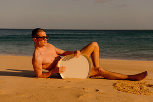 Paraiso door ANDY WOLF x MOTEL A MIIO