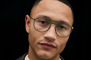 Calvin Klein Eyewear presenteert Naturals Frames