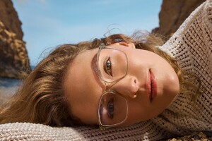 Caroline Abram introduceert nieuwe Blush-collectie: Electric