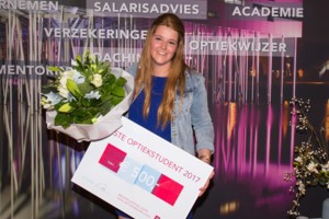 Beste Optiekstudent 2017:<br />
Sophie van Hooijdonk