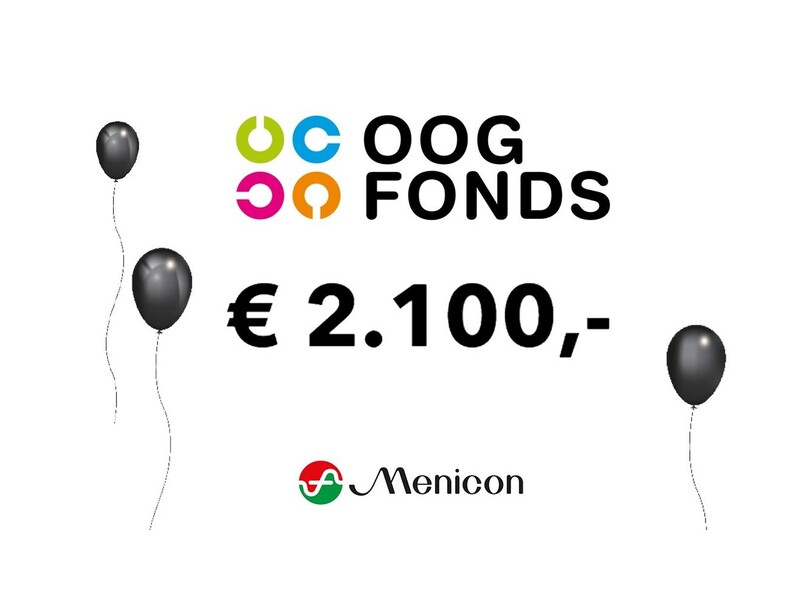 Menicon doneert €2.100,- aan het Oogfonds