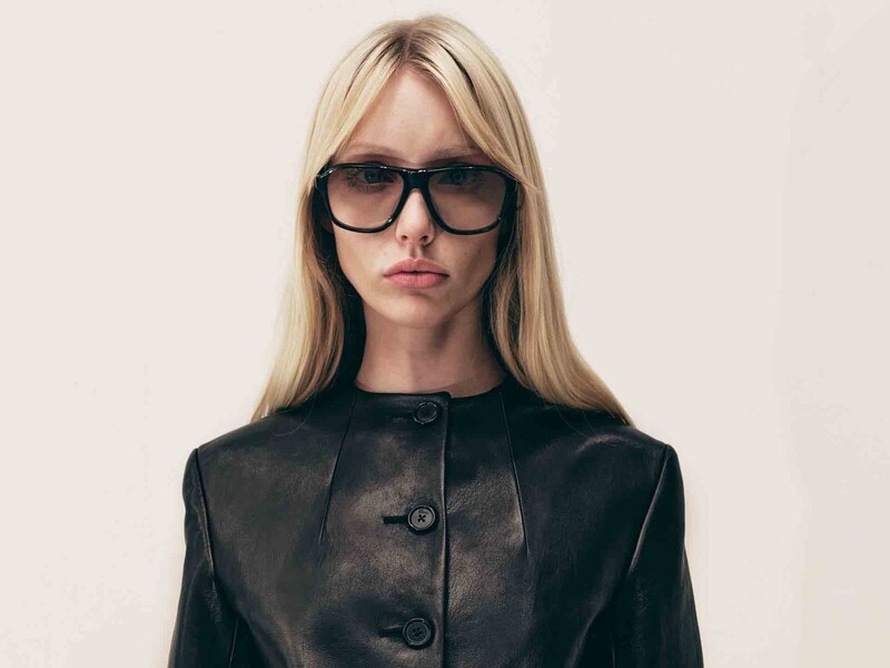 De nieuwe KHAITE x Oliver Peoples-collectie