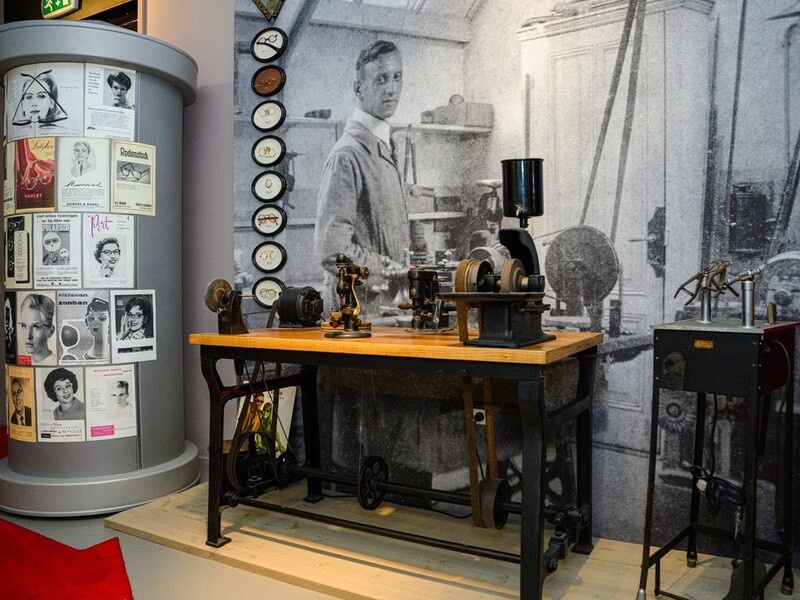 Het optiekmuseum van Ron Bouwmans gaat onder de hamer