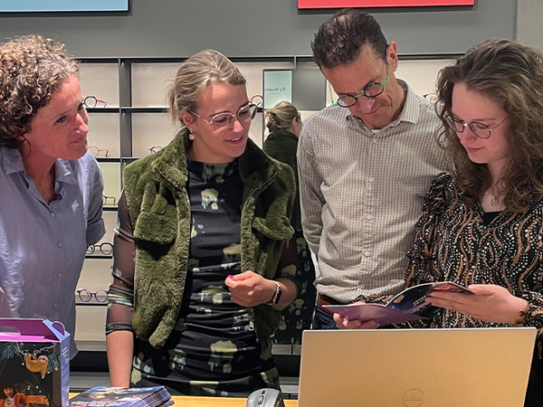 MENICONSULT: MAATWERKBEGELEIDING BIJ
MYOPIE MANAGEMENT